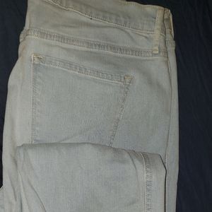 Old Navy high waist ankle jeans. Never used